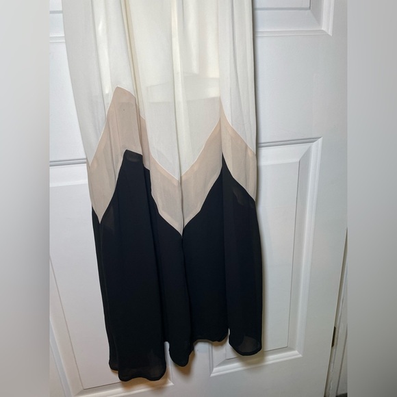 Heart Soul Woman’s Maxi Dress Size XS NEW Spaghetti Straps Stretch Waist Flowy - Picture 4 of 8